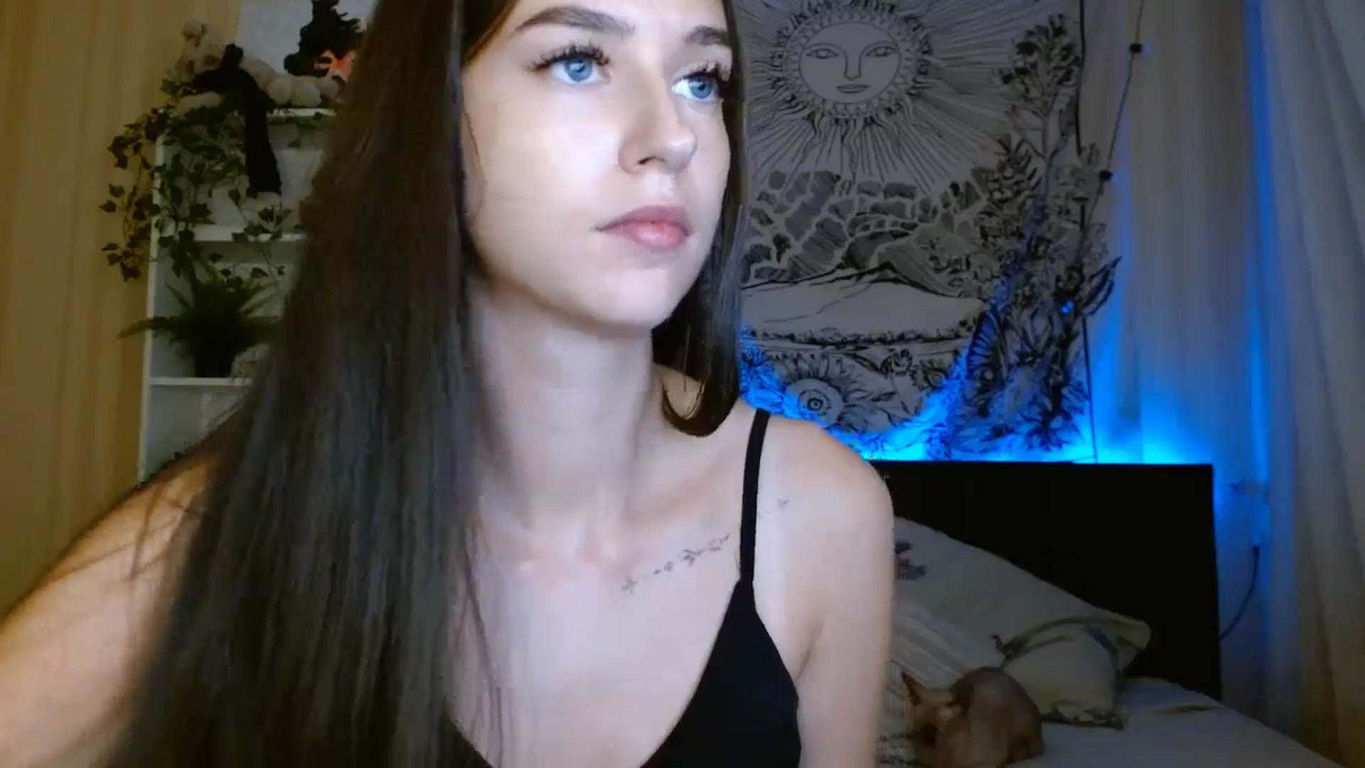 Gallery image thumbnail from ElsieF_'s myfreecams stream on, 09/29/2024, 20:34 image 8 of 20