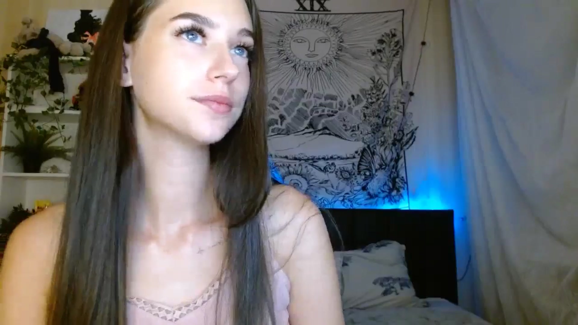 Gallery image thumbnail from ElsieF_'s myfreecams stream on, 09/30/2024, 20:17 image 13 of 20