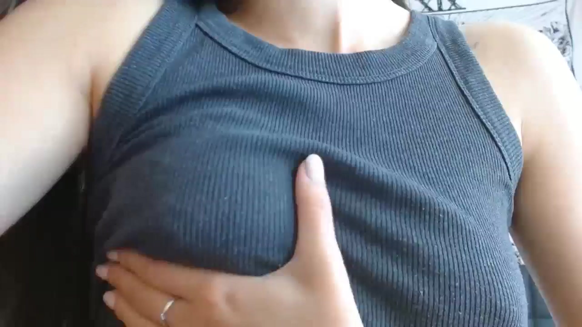 Gallery image thumbnail from ElsieF_'s myfreecams stream on, 10/04/2024, 06:50 image 18 of 20