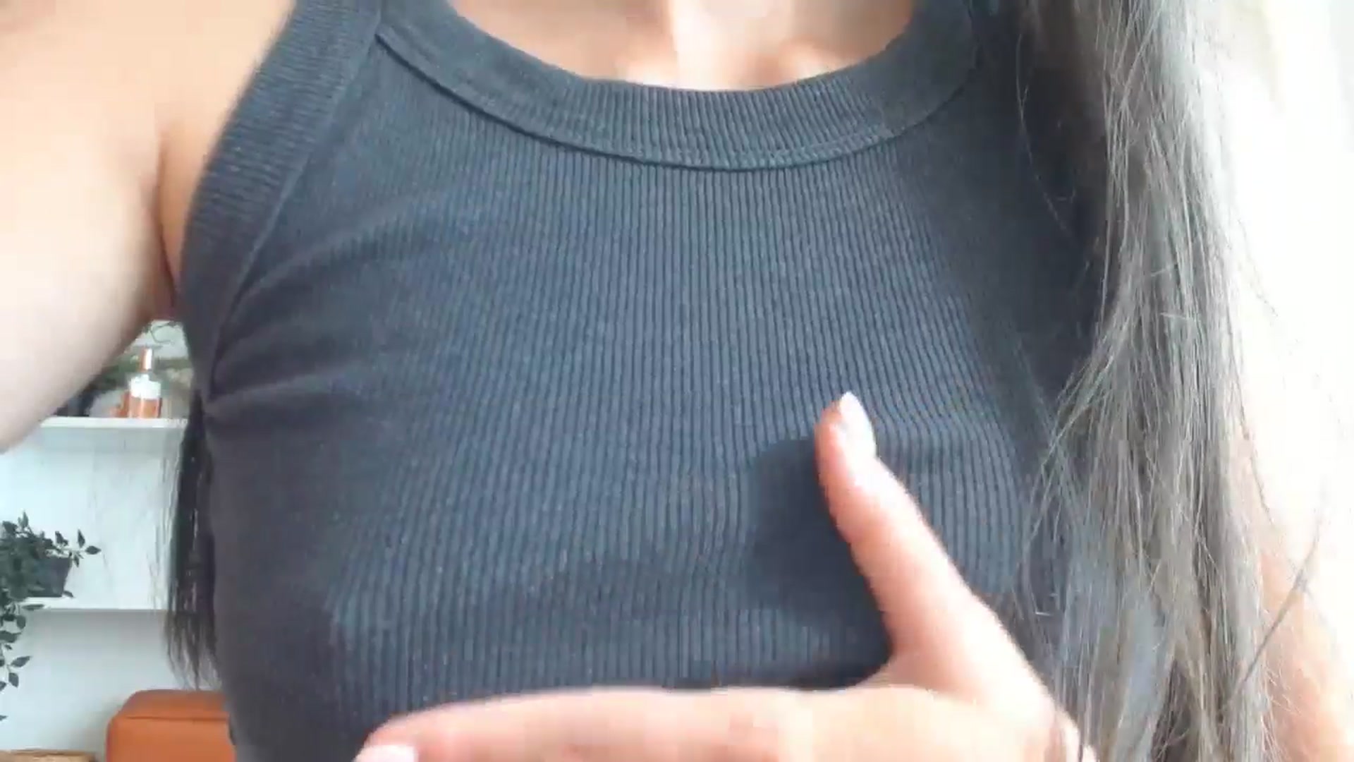Gallery image thumbnail from ElsieF_'s myfreecams stream on, 10/04/2024, 07:26 image 19 of 20