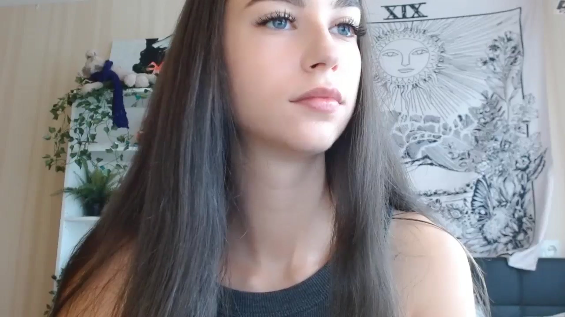 Gallery image thumbnail from ElsieF_'s myfreecams stream on, 10/06/2024, 06:37 image 14 of 20