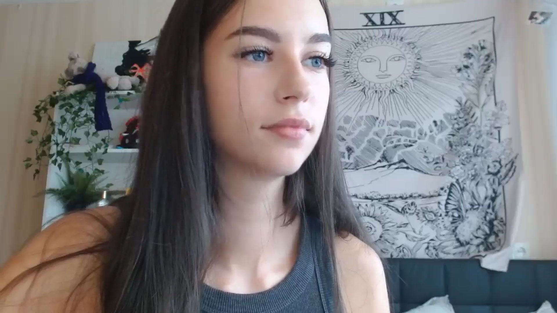 Gallery image thumbnail from ElsieF_'s myfreecams stream on, 10/06/2024, 08:32 image 4 of 20