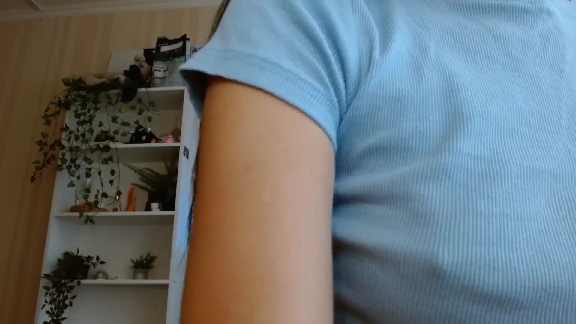 Gallery image thumbnail from ElsieF_'s myfreecams stream on, 10/20/2024, 10:22 image 15 of 20