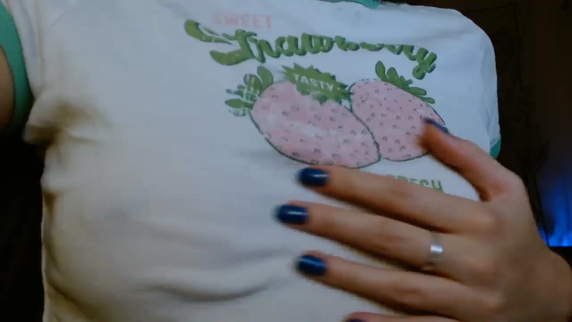 Gallery image thumbnail from ElsieF_'s myfreecams stream on, 10/24/2024, 19:13 image 16 of 20