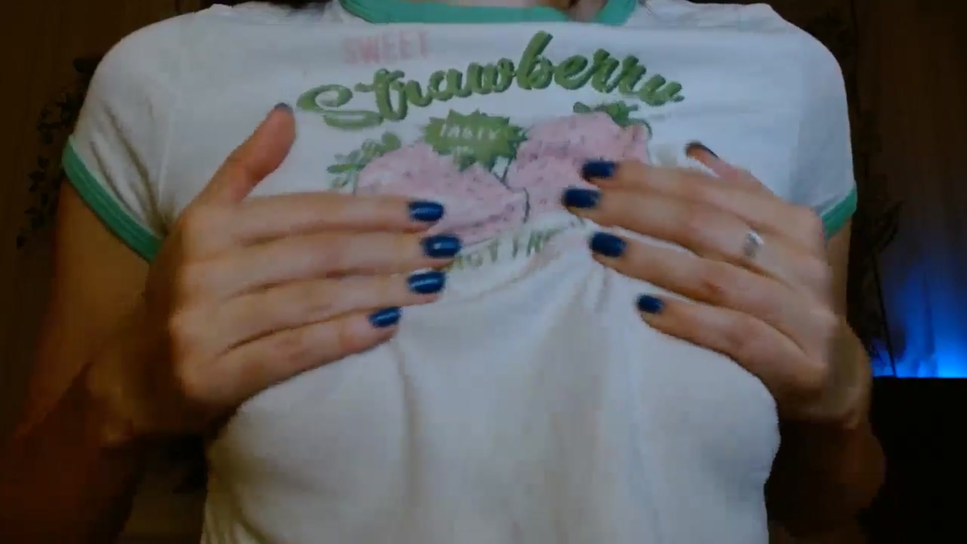 Gallery image thumbnail from ElsieF_'s myfreecams stream on, 10/24/2024, 19:13 image 2 of 20