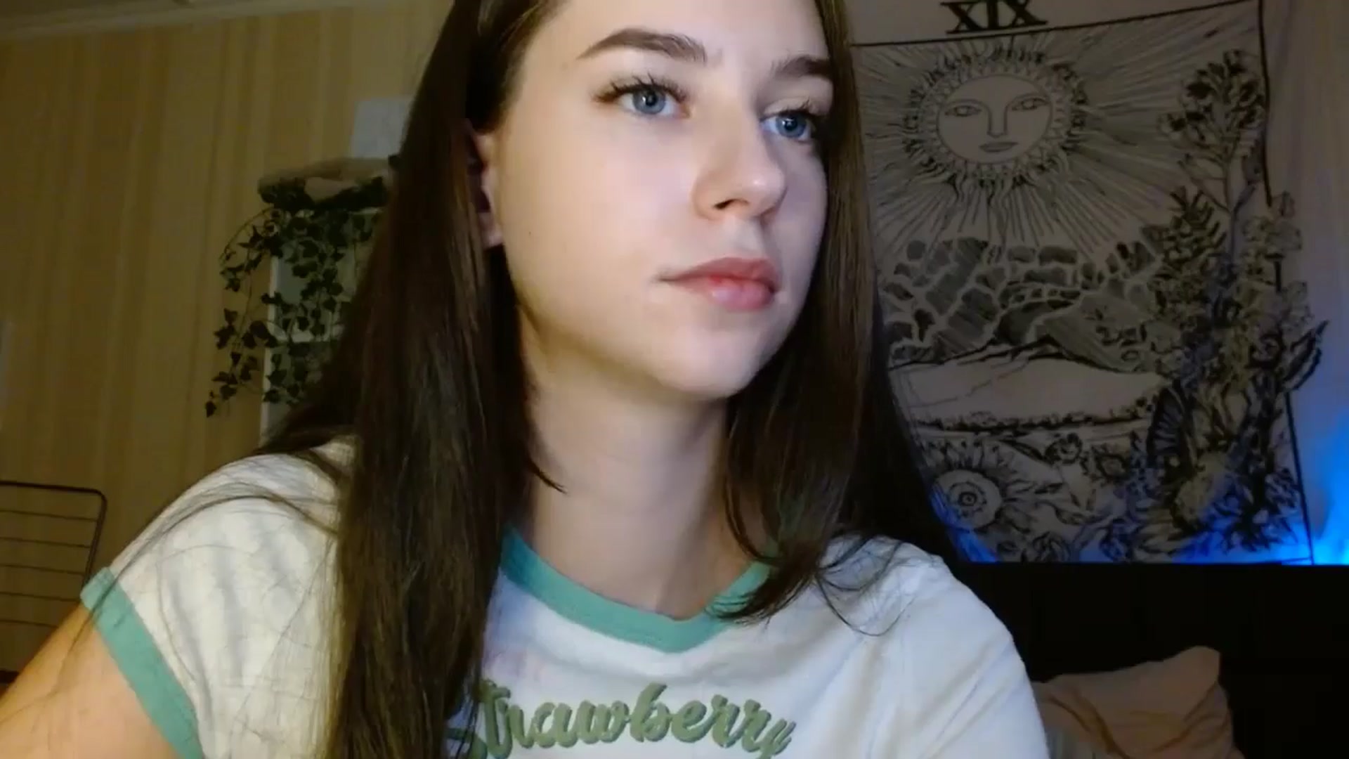 Gallery image thumbnail from ElsieF_'s myfreecams stream on, 10/24/2024, 19:13 image 10 of 20