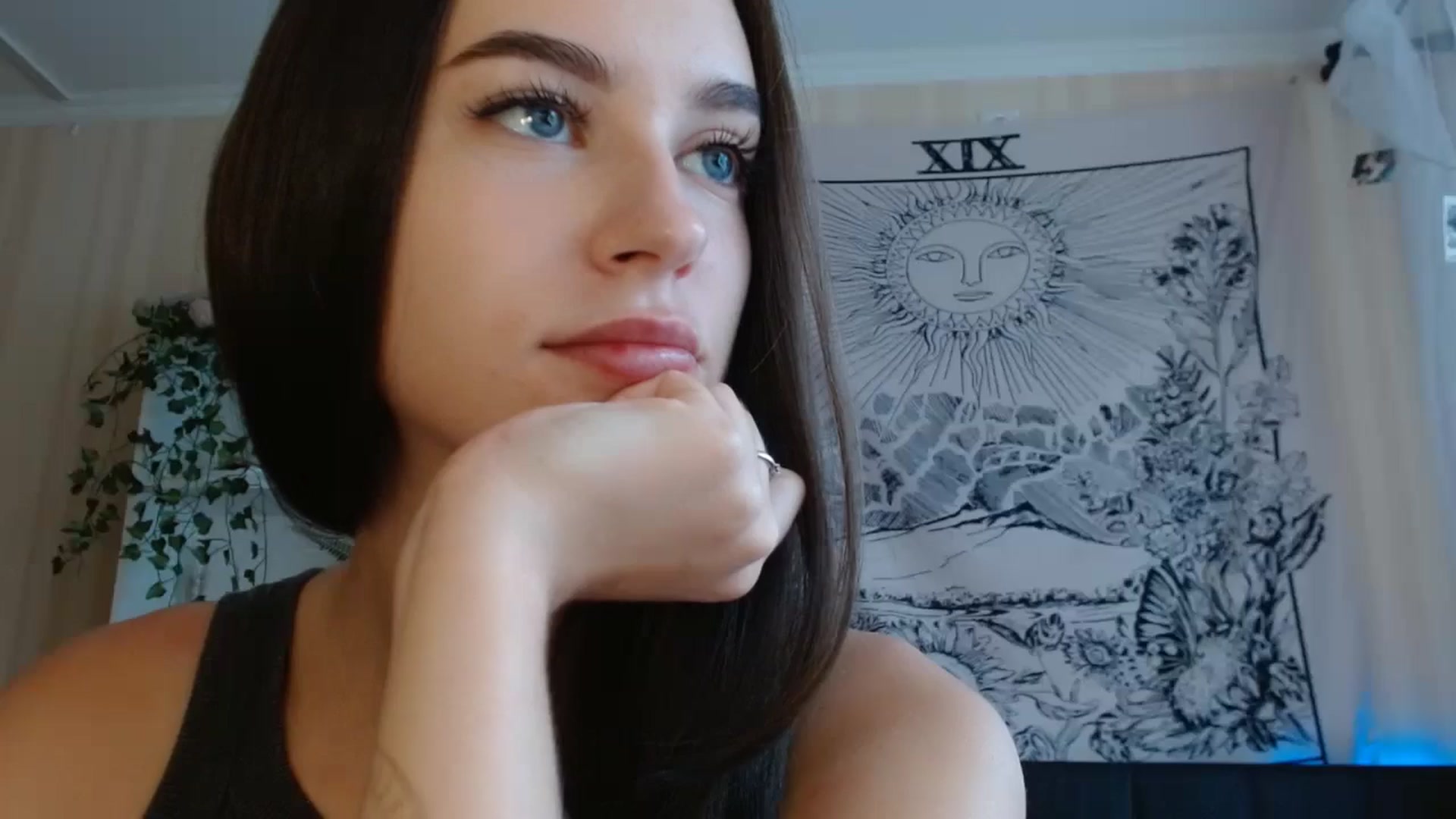 Gallery image thumbnail from ElsieF_'s myfreecams stream on, 10/25/2024, 05:24 image 7 of 20