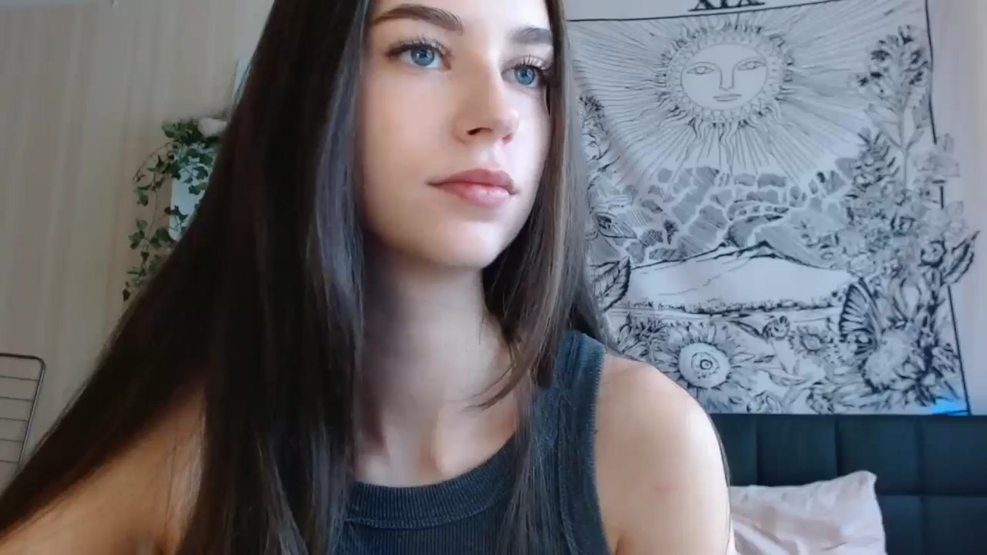 Gallery image thumbnail from ElsieF_'s myfreecams stream on, 10/25/2024, 05:24 image 17 of 20