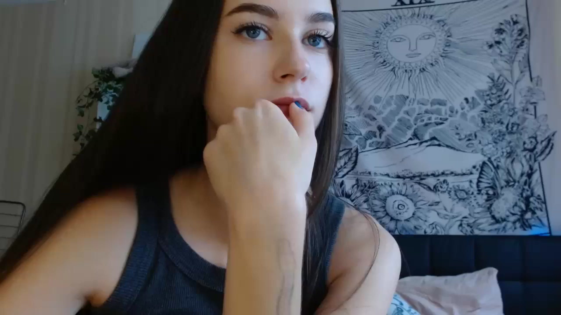 Gallery image thumbnail from ElsieF_'s myfreecams stream on, 10/25/2024, 05:24 image 12 of 20