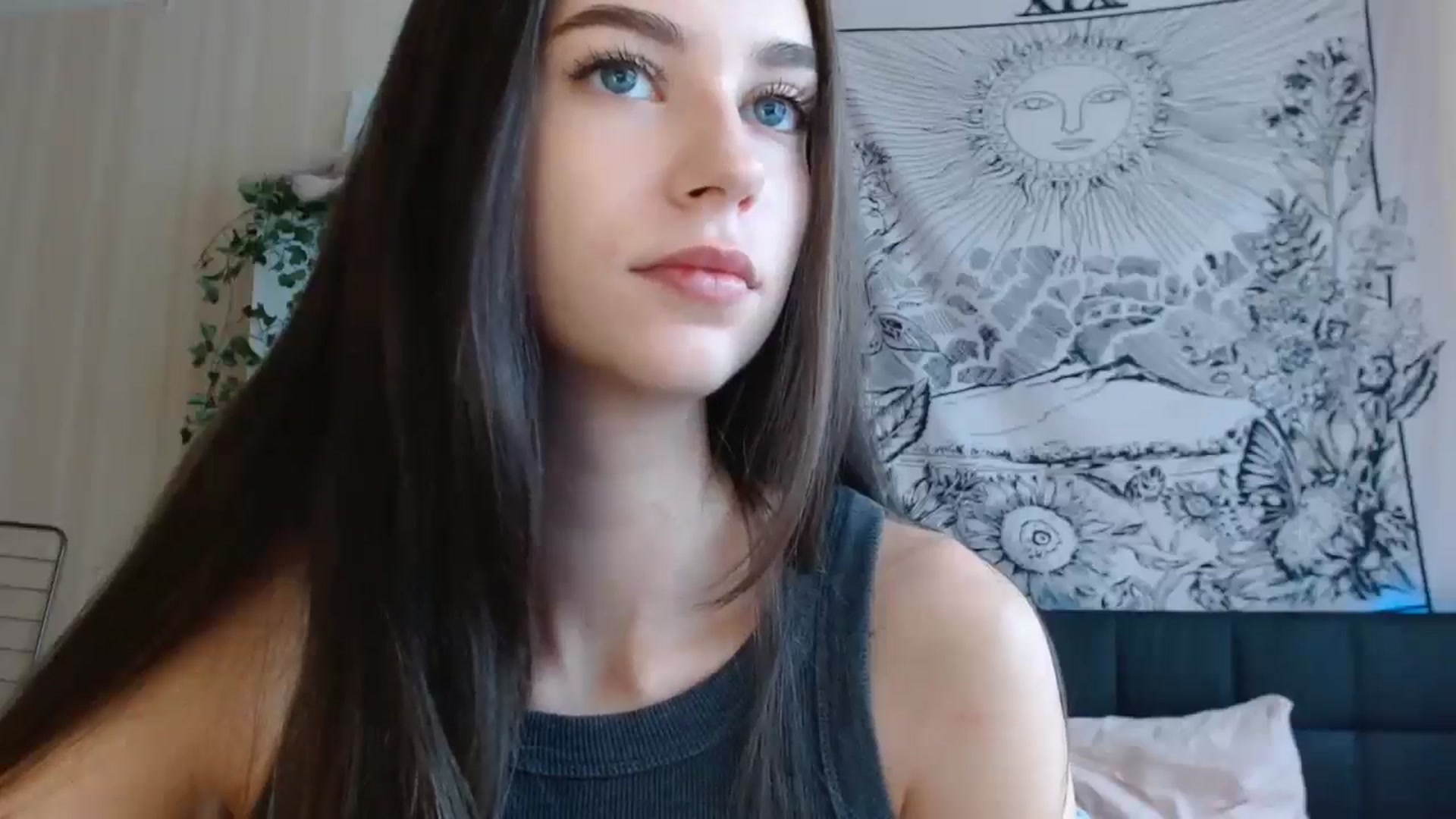 Gallery image thumbnail from ElsieF_'s myfreecams stream on, 10/25/2024, 05:24 image 16 of 20