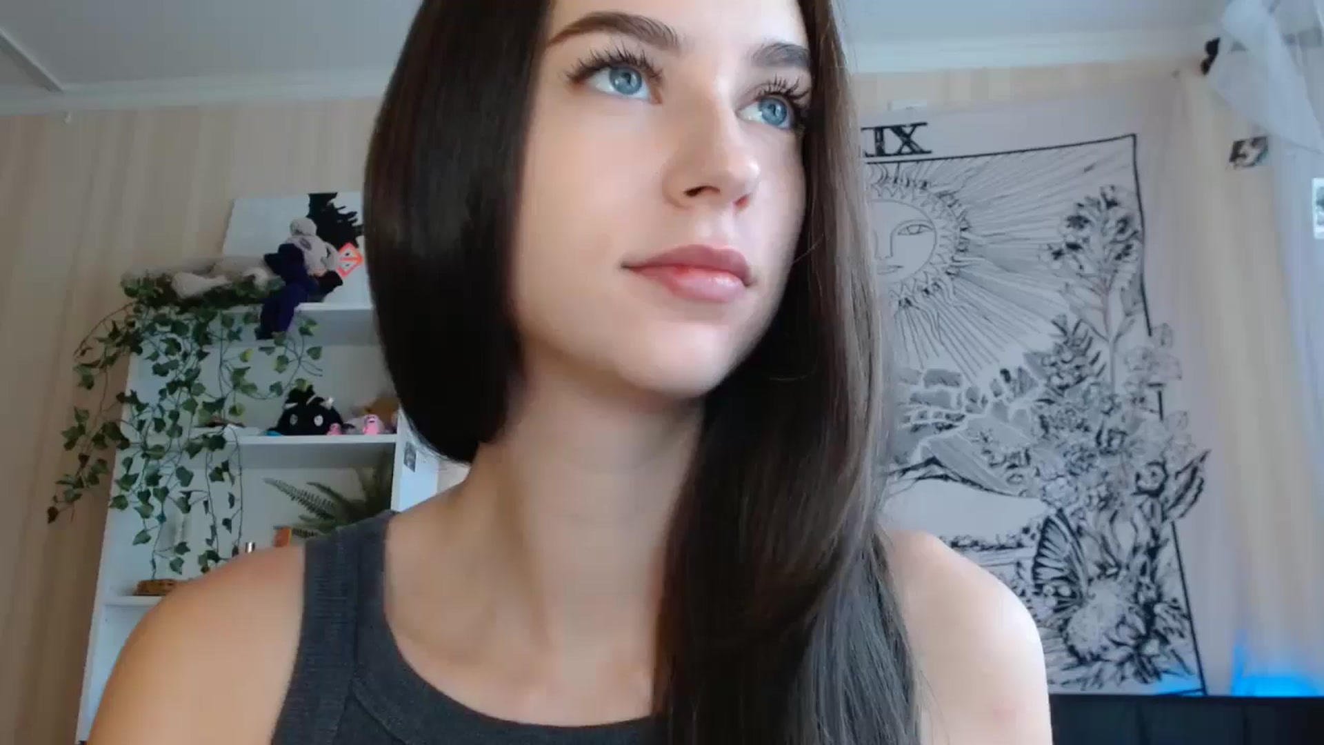 Gallery image thumbnail from ElsieF_'s myfreecams stream on, 10/25/2024, 05:24 image 8 of 20