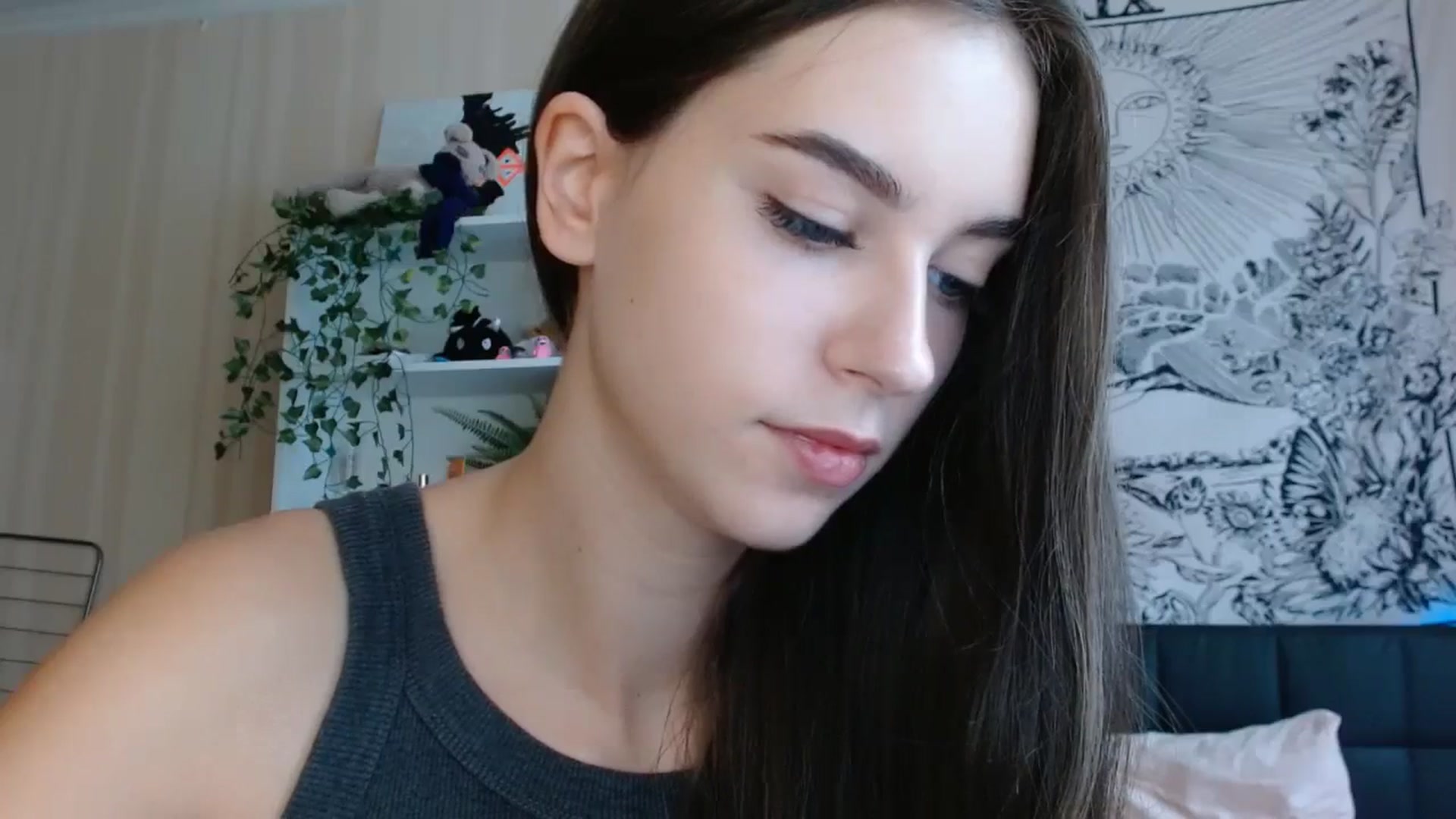 Gallery image thumbnail from ElsieF_'s myfreecams stream on, 10/25/2024, 06:26 image 7 of 20