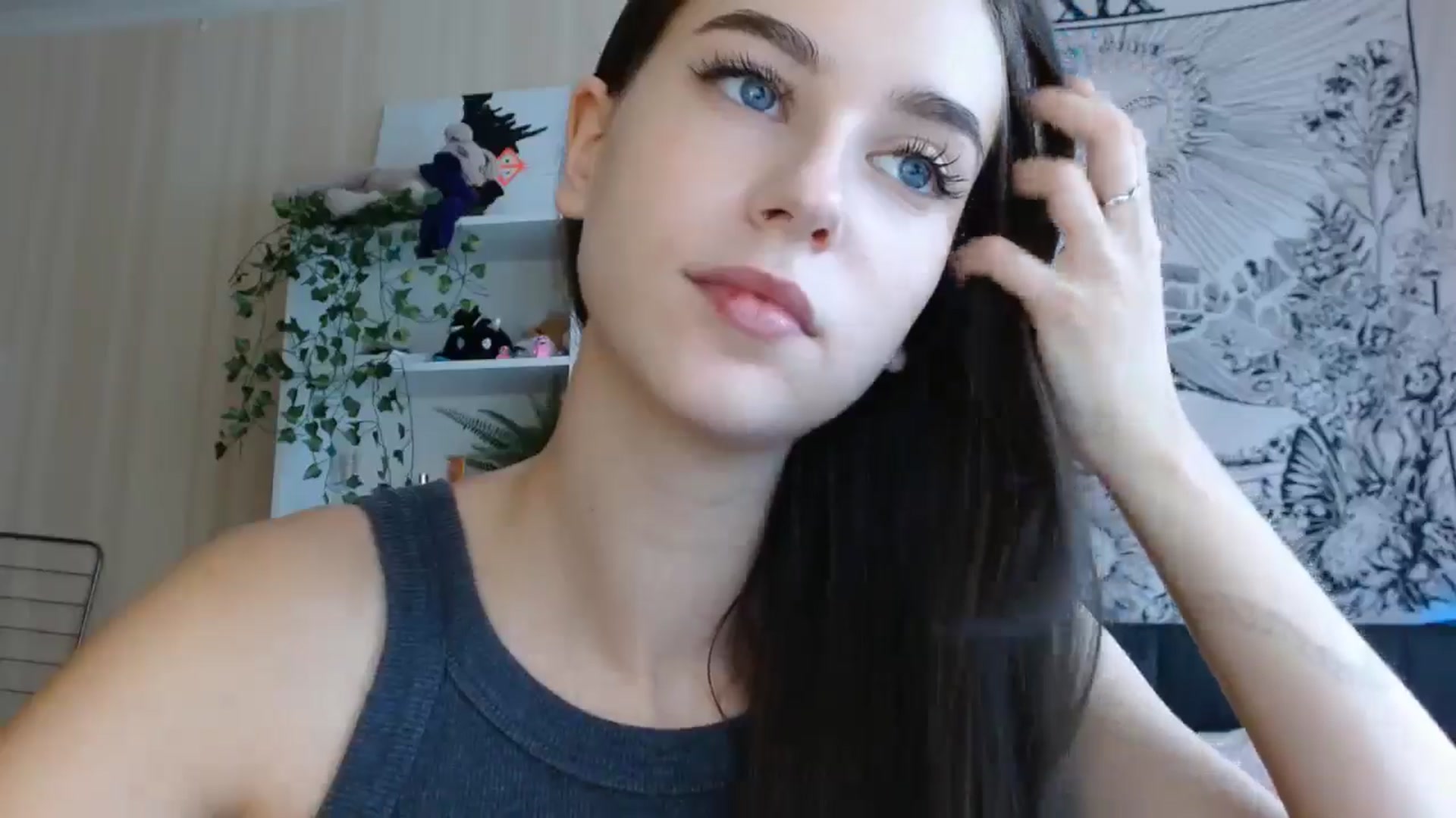 Gallery image thumbnail from ElsieF_'s myfreecams stream on, 10/25/2024, 06:26 image 14 of 20