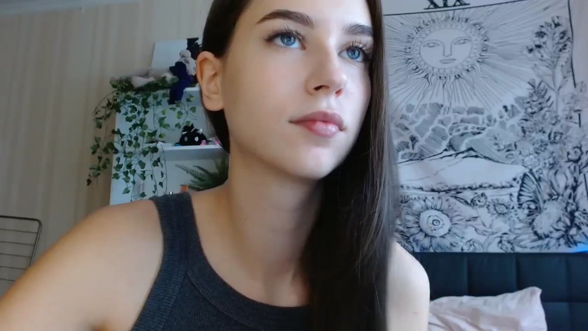 Gallery image thumbnail from ElsieF_'s myfreecams stream on, 10/25/2024, 06:26 image 11 of 20