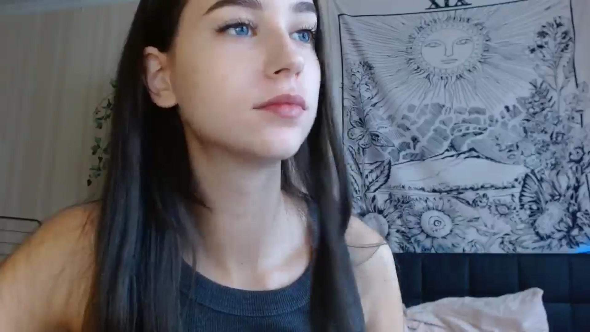 Gallery image thumbnail from ElsieF_'s myfreecams stream on, 10/25/2024, 06:26 image 5 of 20