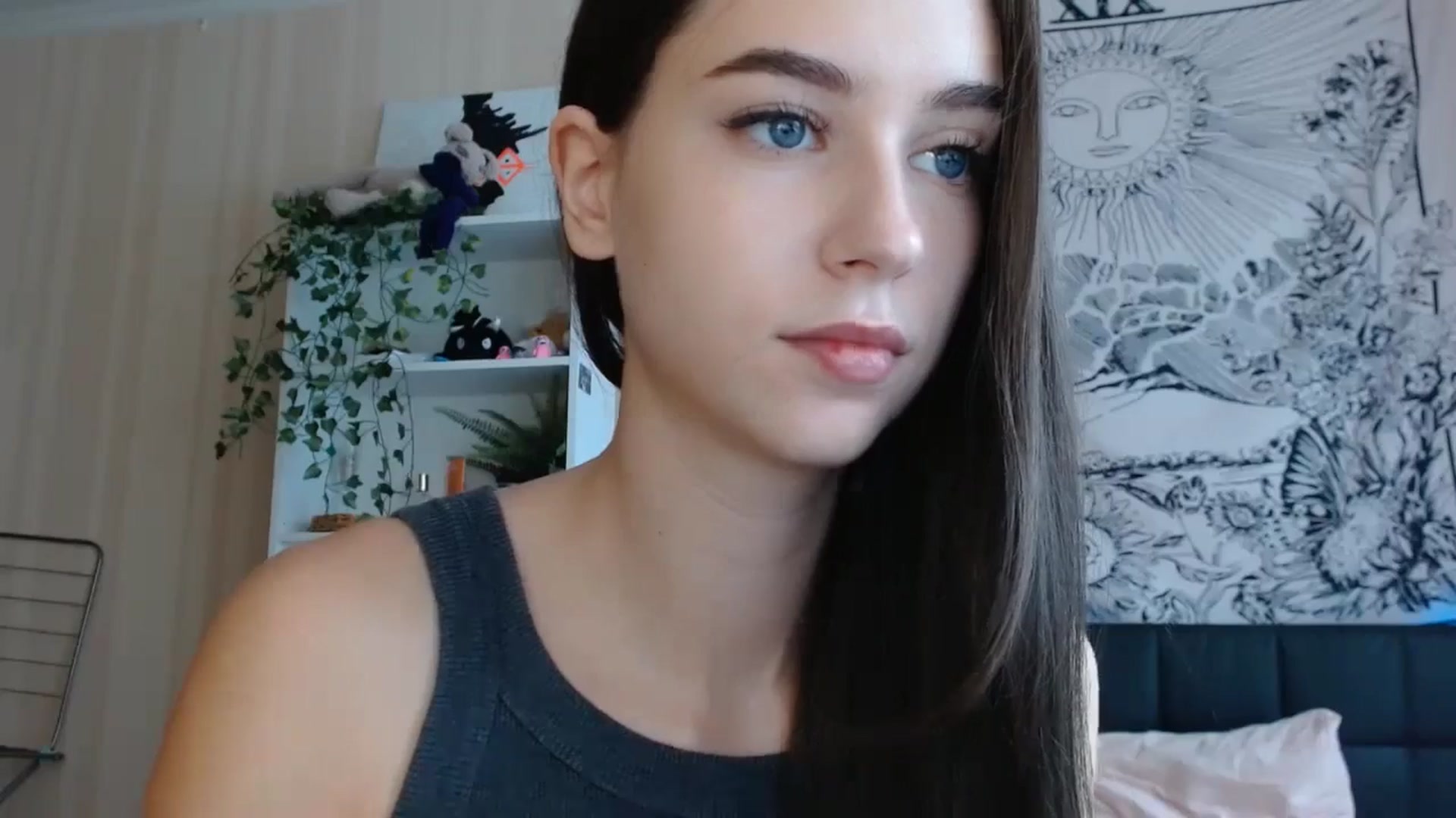 Gallery image thumbnail from ElsieF_'s myfreecams stream on, 10/25/2024, 06:26 image 19 of 20