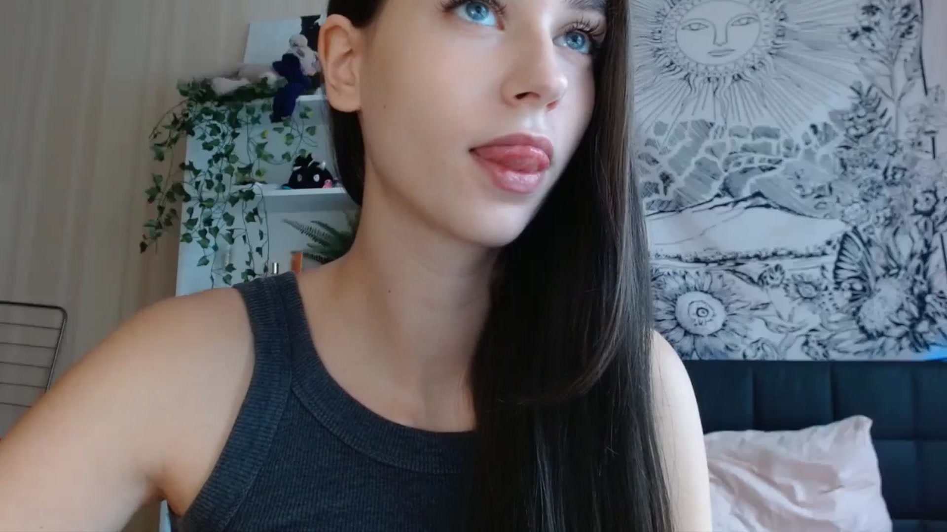 Gallery image thumbnail from ElsieF_'s myfreecams stream on, 10/25/2024, 06:26 image 20 of 20