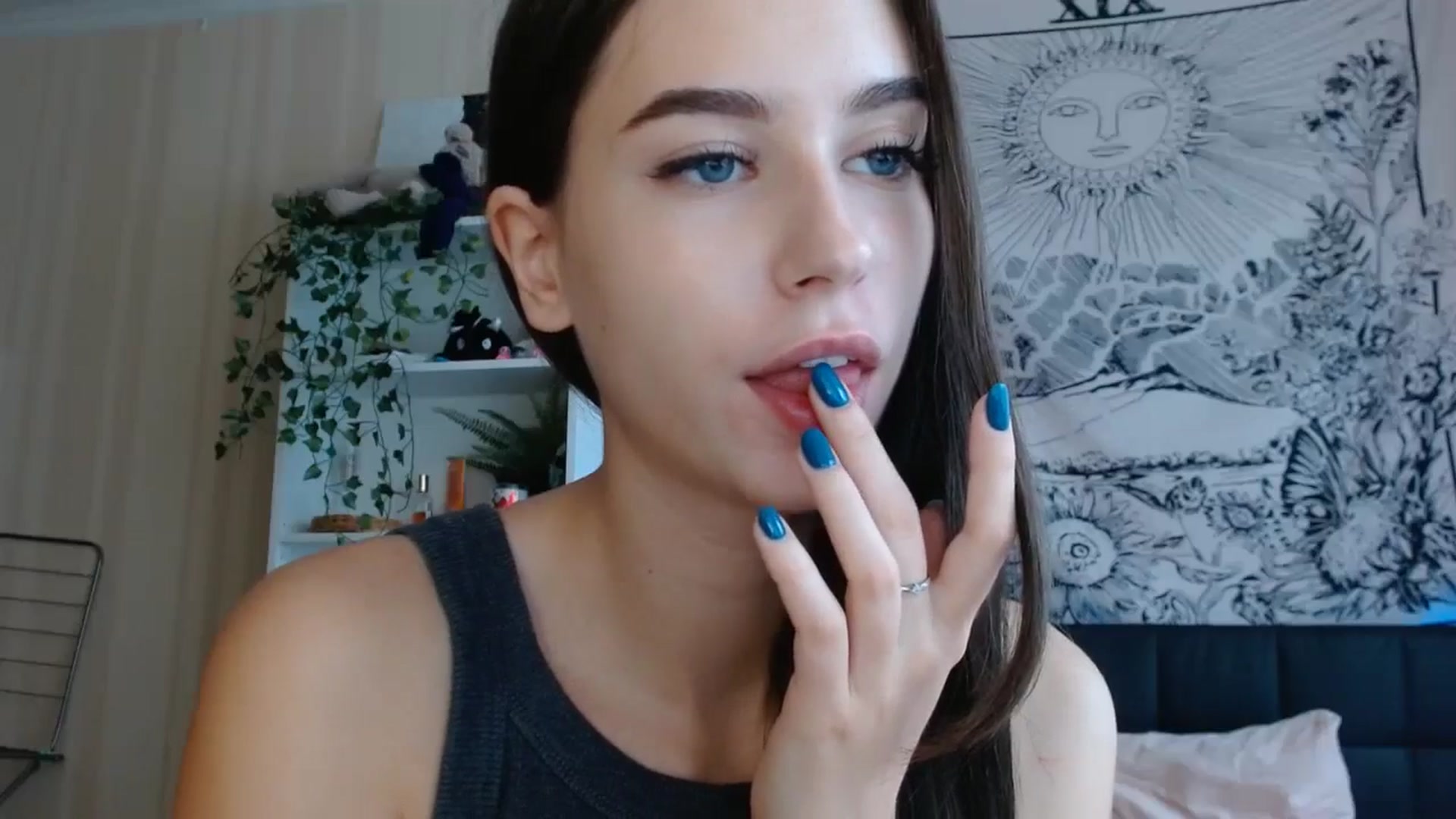 Gallery image thumbnail from ElsieF_'s myfreecams stream on, 10/25/2024, 06:26 image 8 of 20