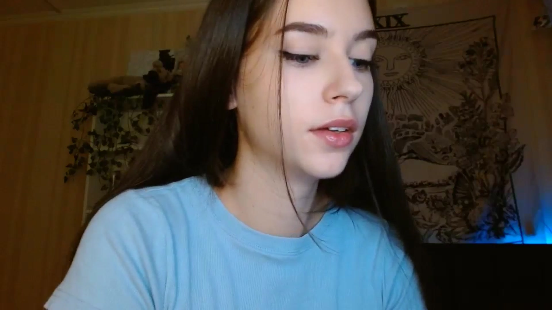 Gallery image thumbnail from ElsieF_'s myfreecams stream on, 10/28/2024, 16:59 image 6 of 20