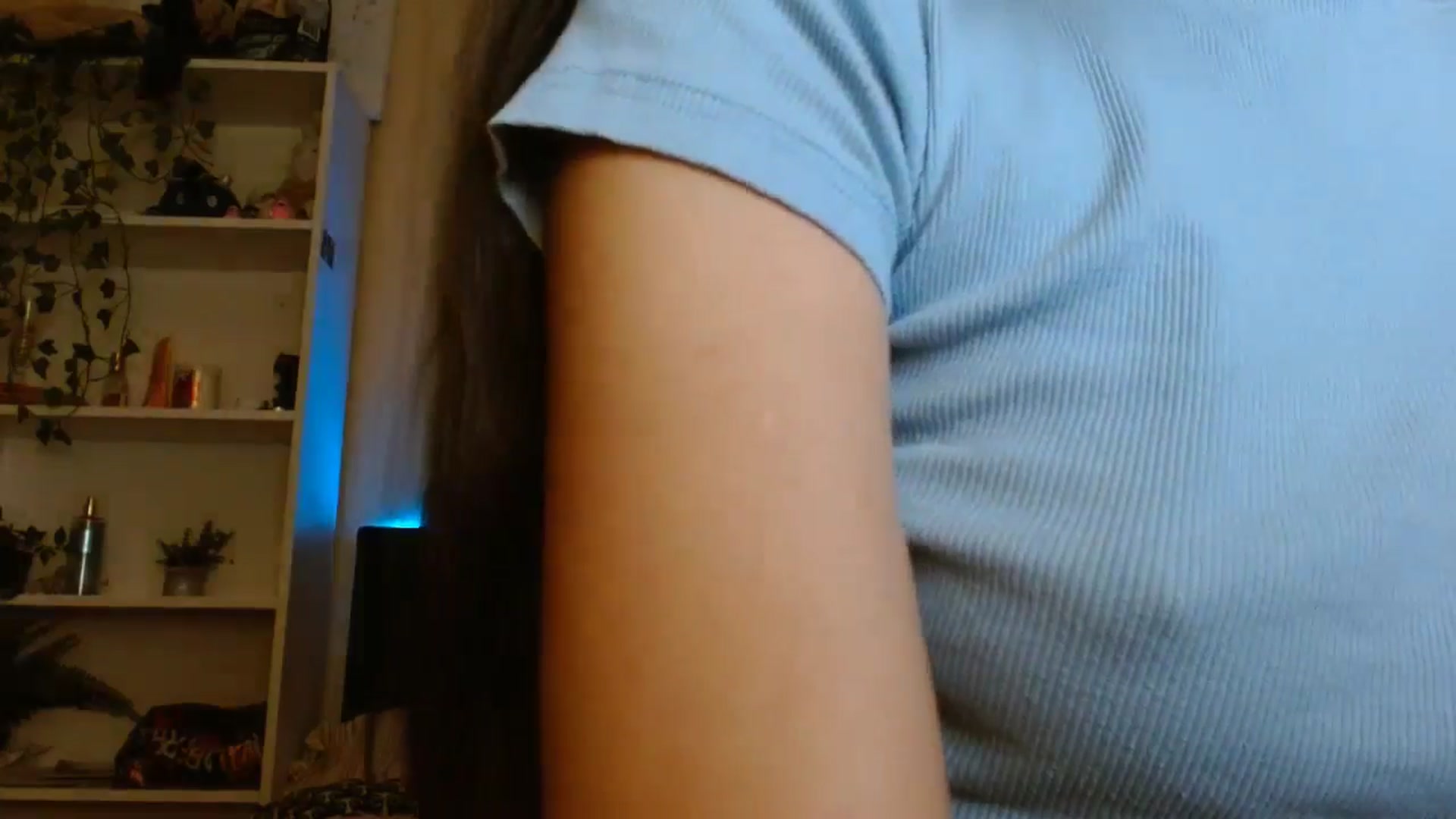 Gallery image thumbnail from ElsieF_'s myfreecams stream on, 10/28/2024, 18:38 image 17 of 20