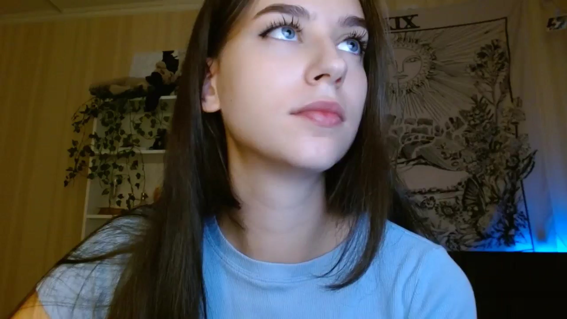 Gallery image thumbnail from ElsieF_'s myfreecams stream on, 10/28/2024, 18:38 image 8 of 20