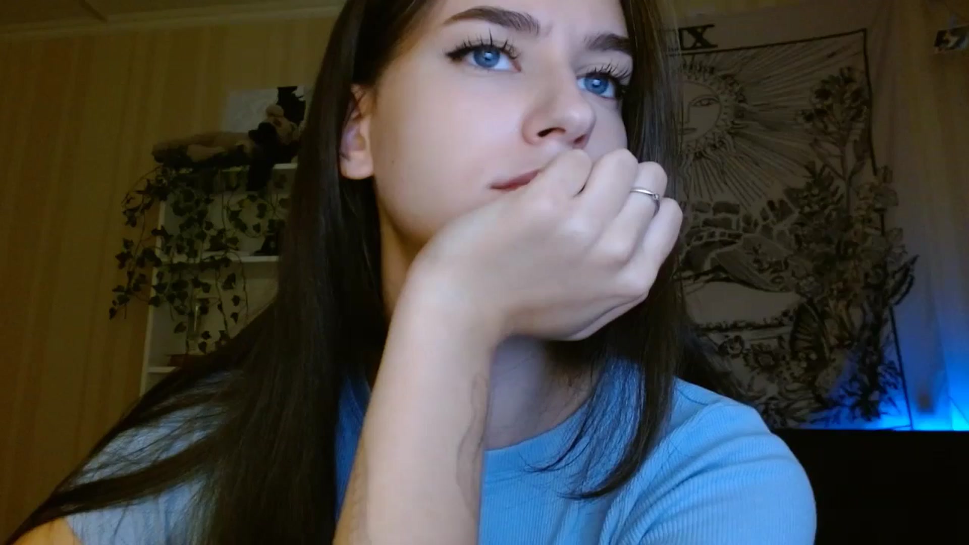 Gallery image thumbnail from ElsieF_'s myfreecams stream on, 10/28/2024, 18:38 image 6 of 20