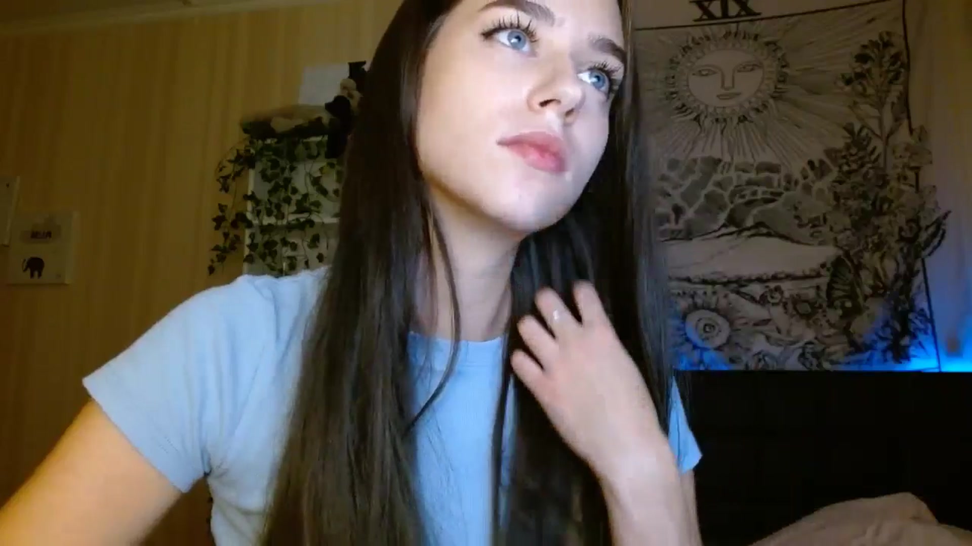 Gallery image thumbnail from ElsieF_'s myfreecams stream on, 10/28/2024, 18:57 image 13 of 20