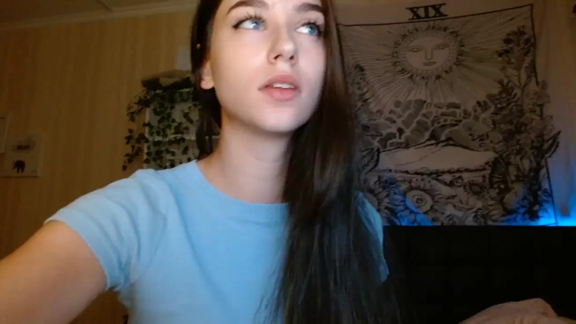 Gallery image thumbnail from ElsieF_'s myfreecams stream on, 10/28/2024, 18:57 image 12 of 20
