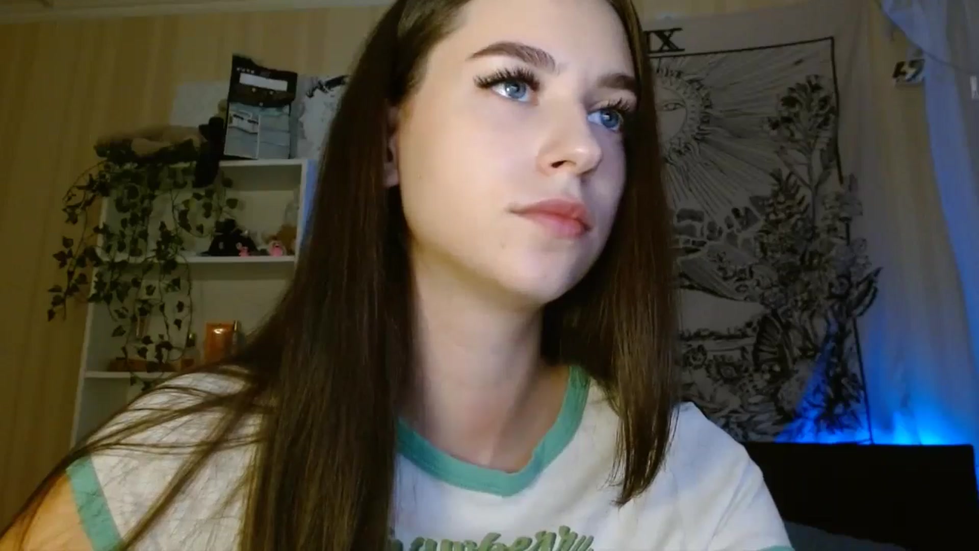 Gallery image thumbnail from ElsieF_'s myfreecams stream on, 11/02/2024, 17:37 image 5 of 20