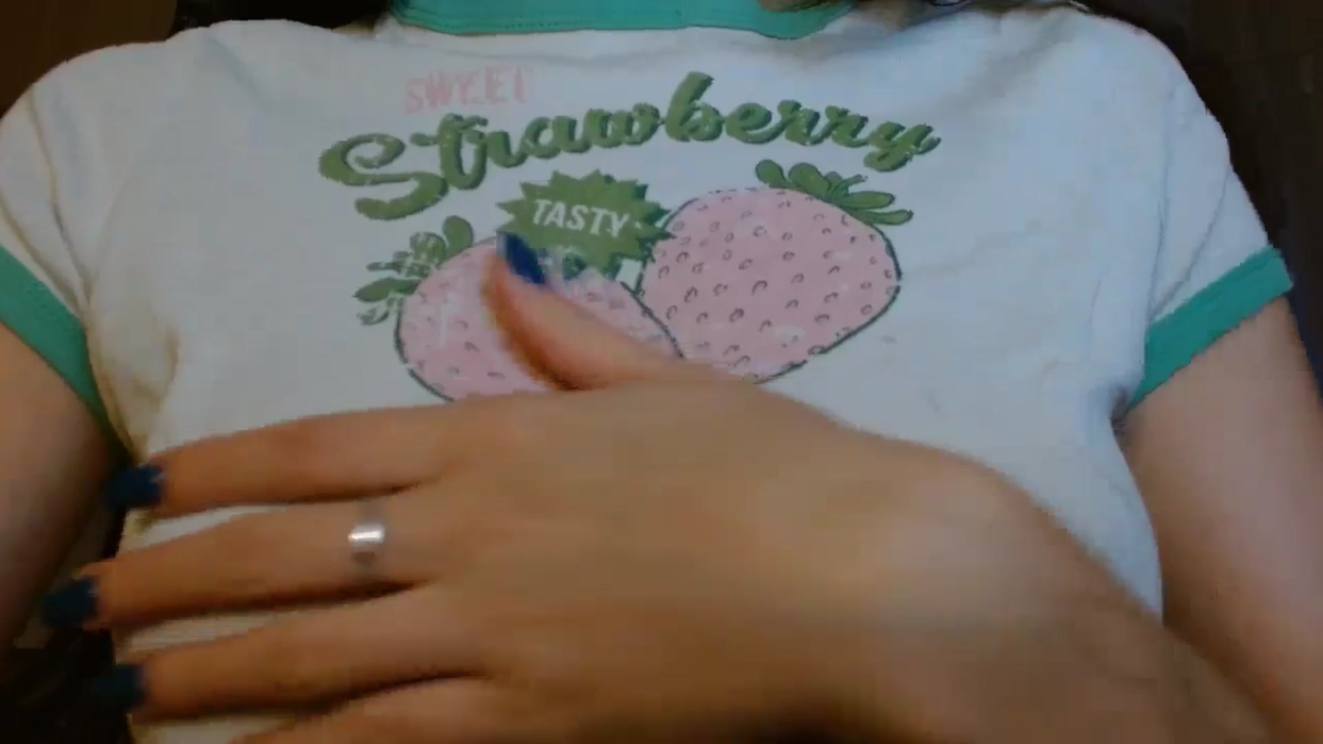 Gallery image thumbnail from ElsieF_'s myfreecams stream on, 11/02/2024, 17:37 image 15 of 20