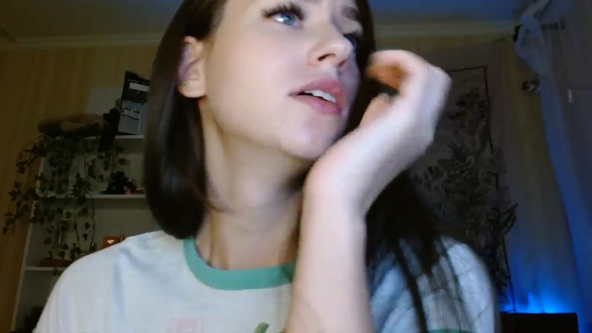 Gallery image thumbnail from ElsieF_'s myfreecams stream on, 11/02/2024, 17:37 image 14 of 20