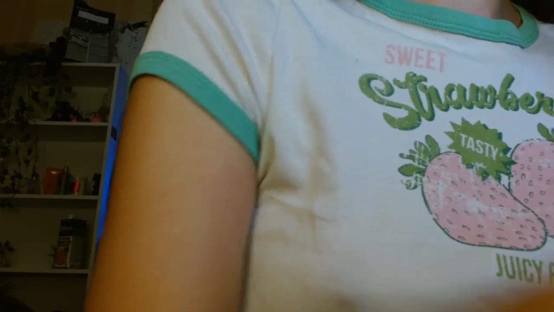 Gallery image thumbnail from ElsieF_'s myfreecams stream on, 11/02/2024, 17:37 image 16 of 20