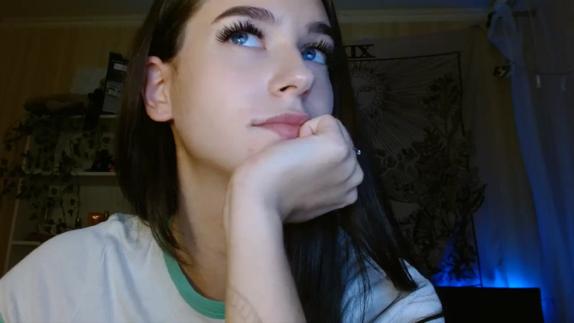 Gallery image thumbnail from ElsieF_'s myfreecams stream on, 11/02/2024, 18:38 image 6 of 20
