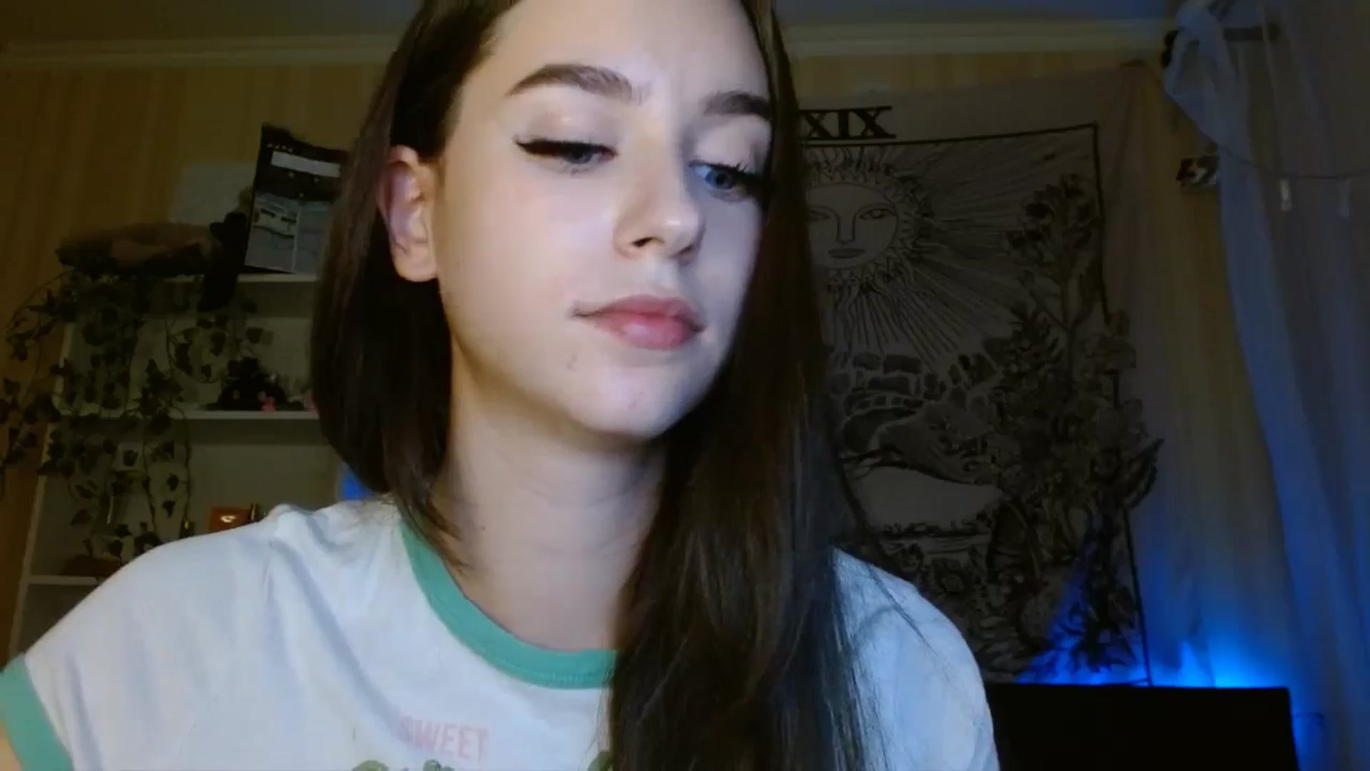 Gallery image thumbnail from ElsieF_'s myfreecams stream on, 11/02/2024, 18:38 image 8 of 20