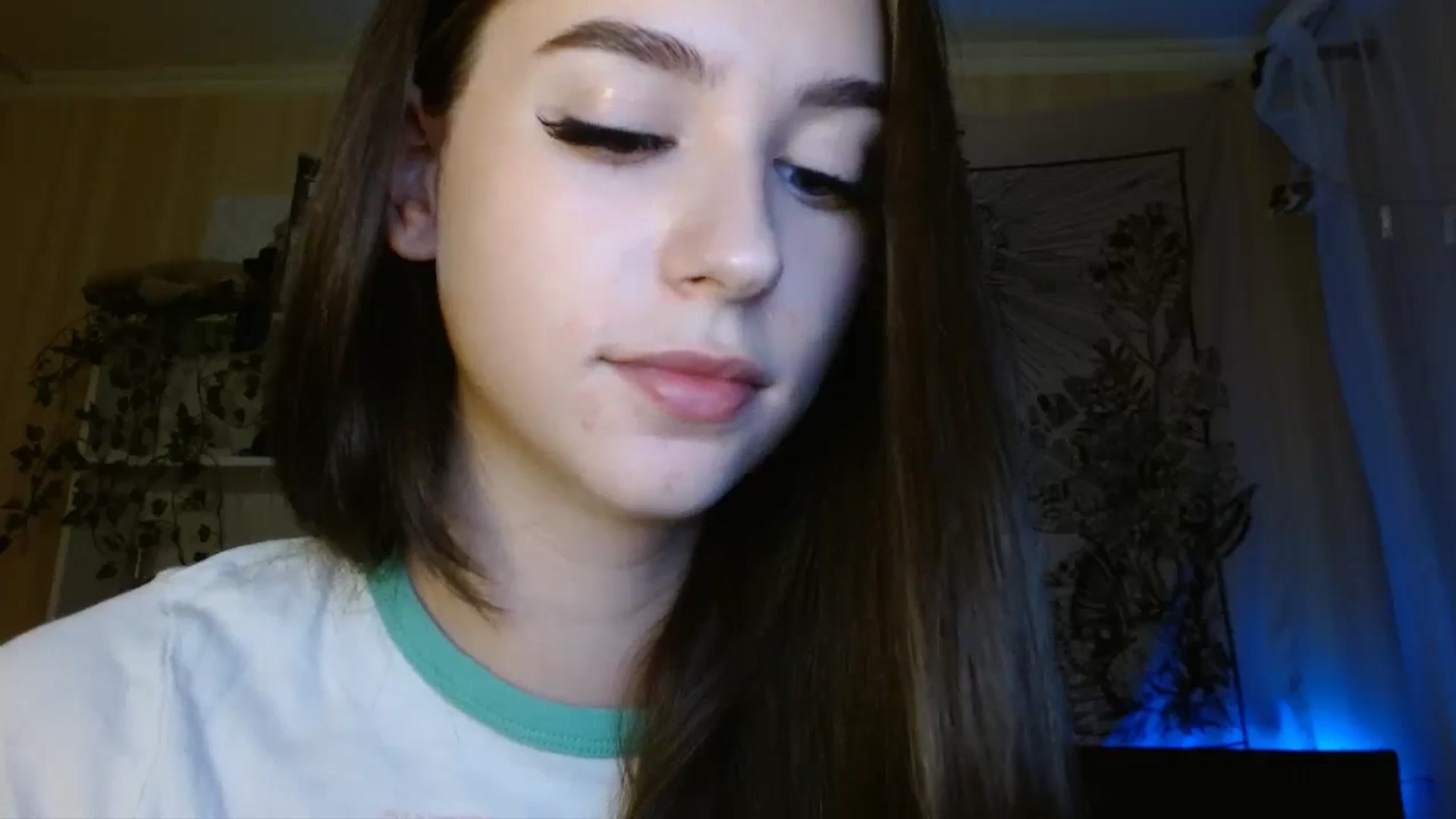 Gallery image thumbnail from ElsieF_'s myfreecams stream on, 11/02/2024, 18:38 image 14 of 20