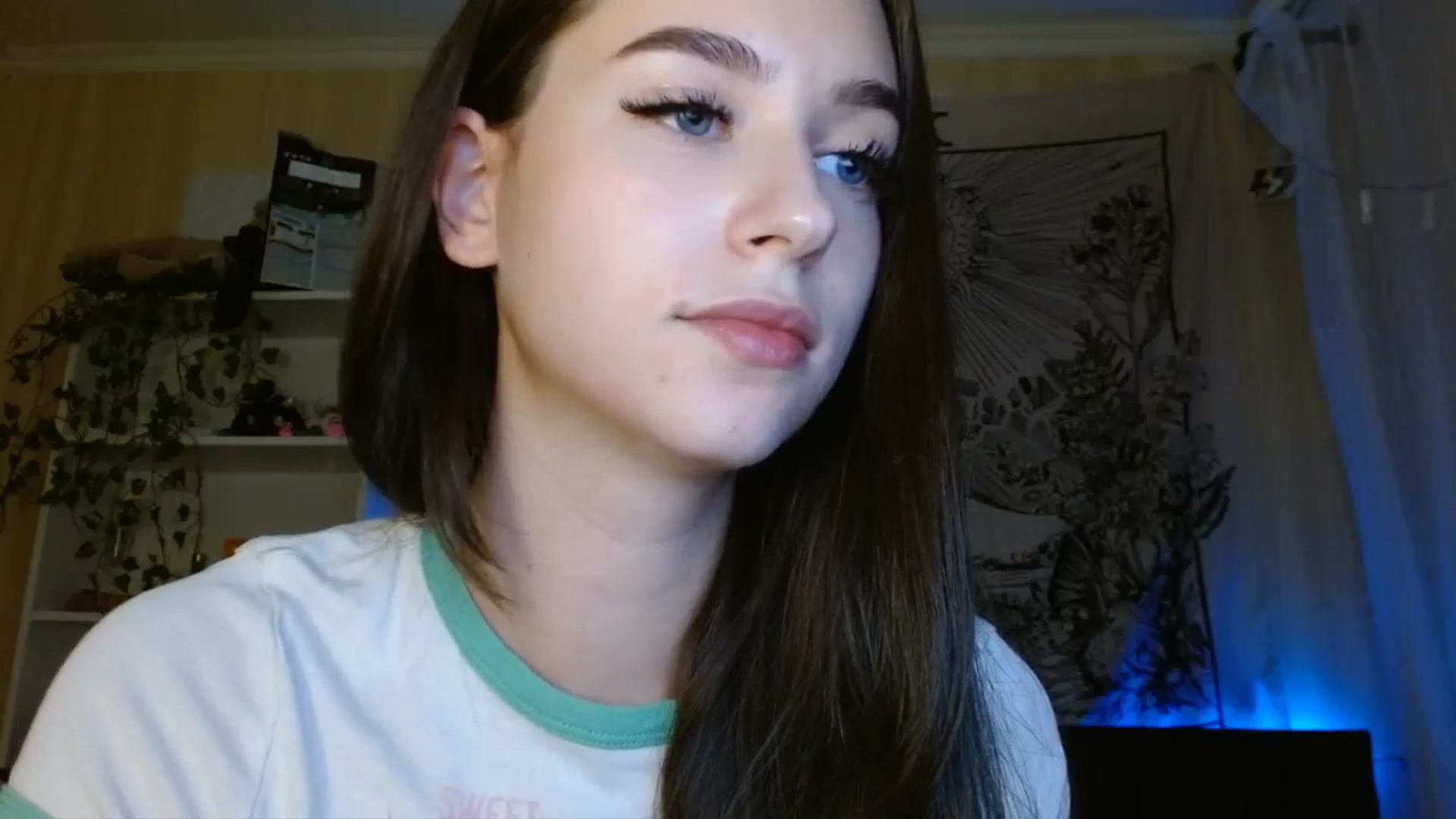 Gallery image thumbnail from ElsieF_'s myfreecams stream on, 11/02/2024, 18:38 image 7 of 20