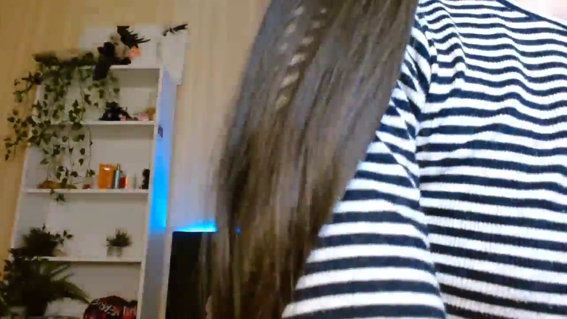 Gallery image thumbnail from ElsieF_'s myfreecams stream on, 11/09/2024, 17:32 image 18 of 20