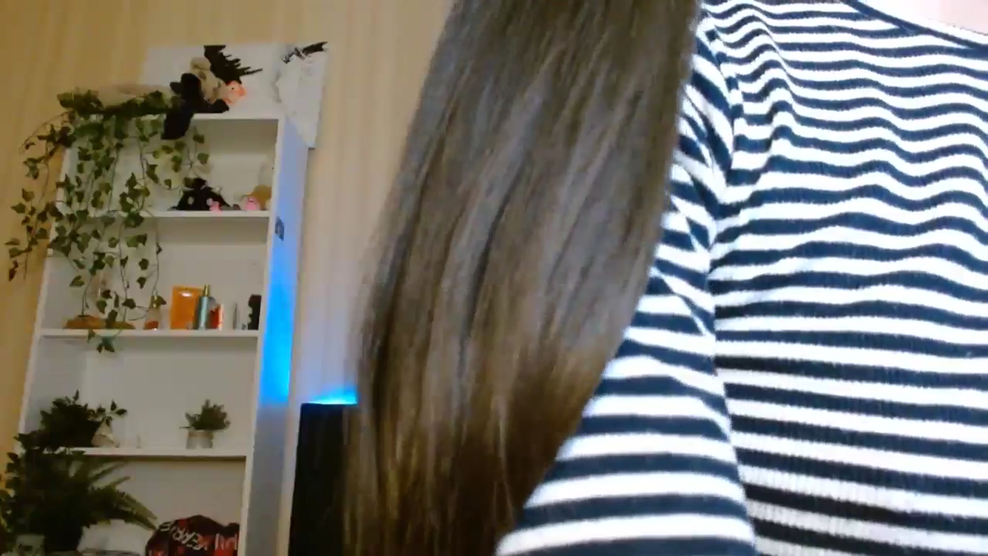 Gallery image thumbnail from ElsieF_'s myfreecams stream on, 11/09/2024, 17:32 image 15 of 20