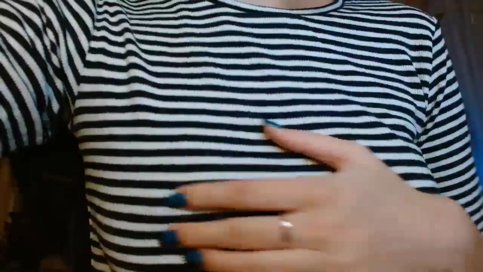 Gallery image thumbnail from ElsieF_'s myfreecams stream on, 11/09/2024, 17:32 image 13 of 20