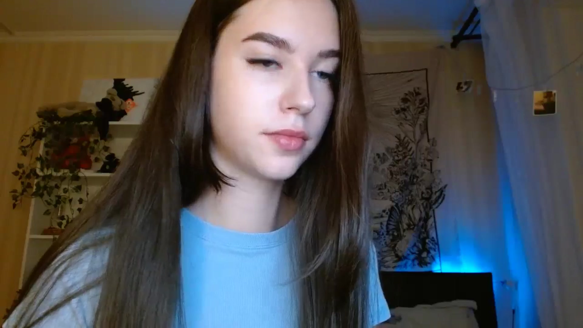 Gallery image thumbnail from ElsieF_'s myfreecams stream on, 11/10/2024, 20:27 image 11 of 20