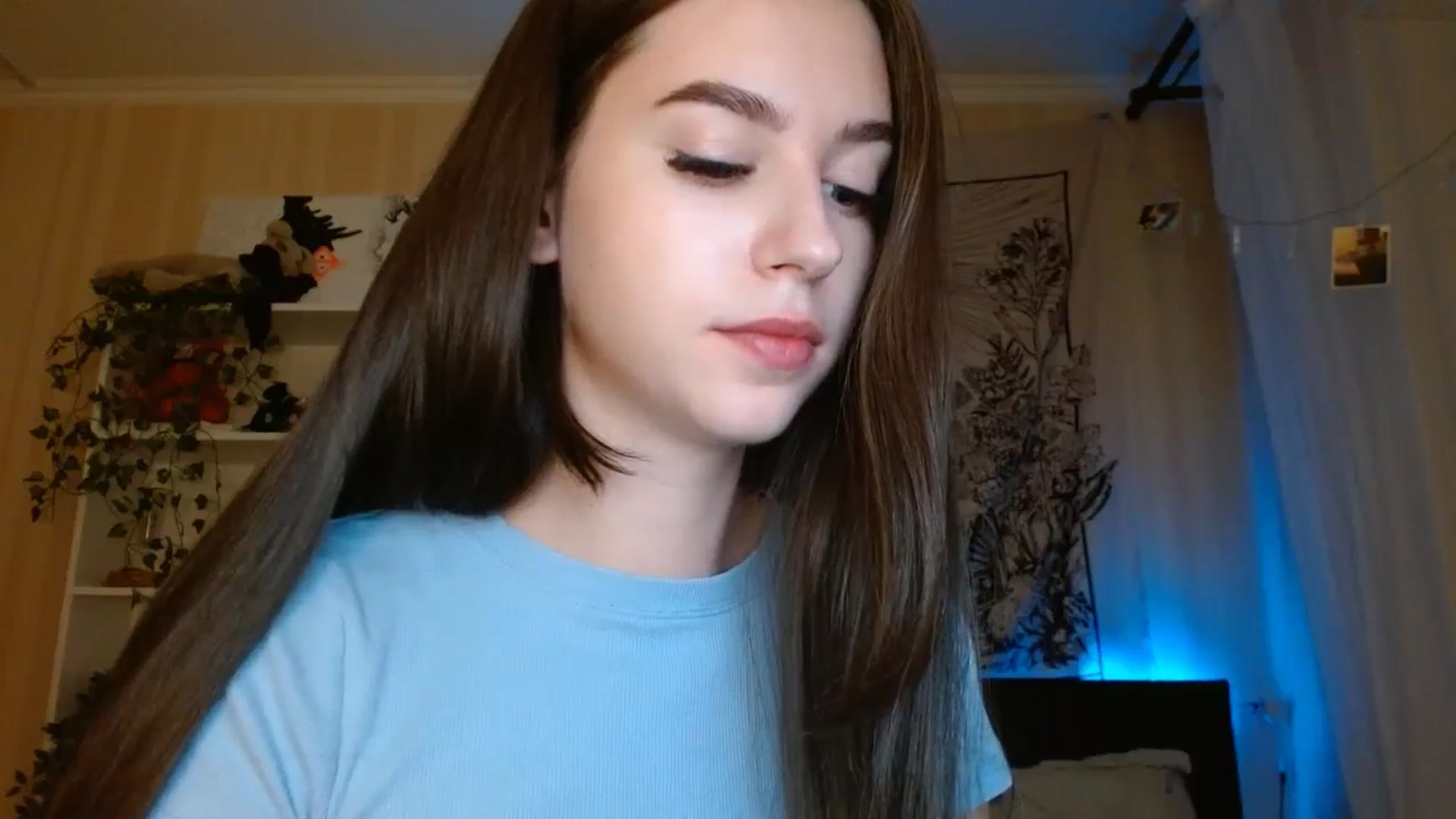 Gallery image thumbnail from ElsieF_'s myfreecams stream on, 11/10/2024, 20:27 image 7 of 20