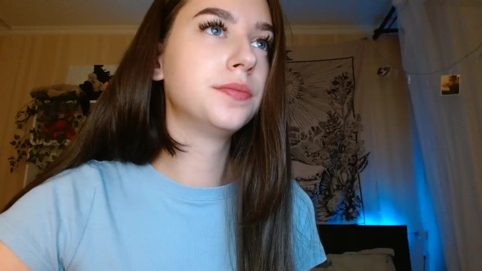 Gallery image thumbnail from ElsieF_'s myfreecams stream on, 11/10/2024, 20:27 image 6 of 20