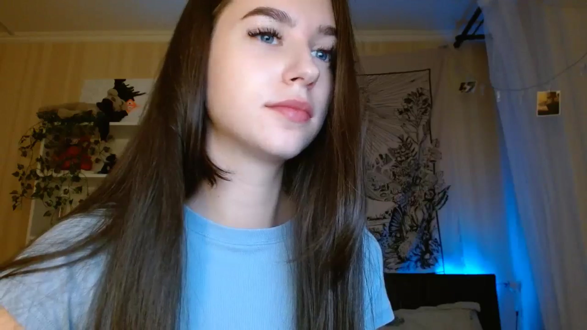 Gallery image thumbnail from ElsieF_'s myfreecams stream on, 11/10/2024, 20:27 image 13 of 20