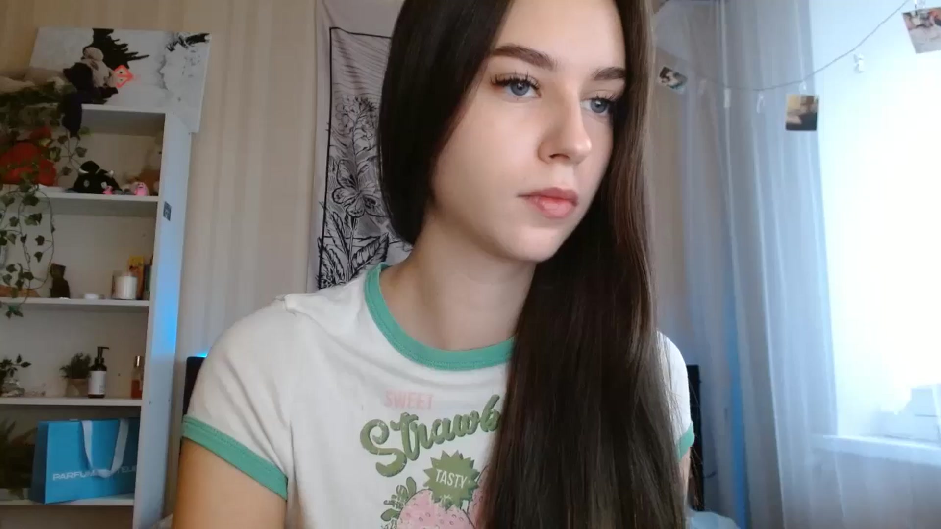 Gallery image thumbnail from ElsieF_'s myfreecams stream on, 11/22/2024, 08:03 image 6 of 20