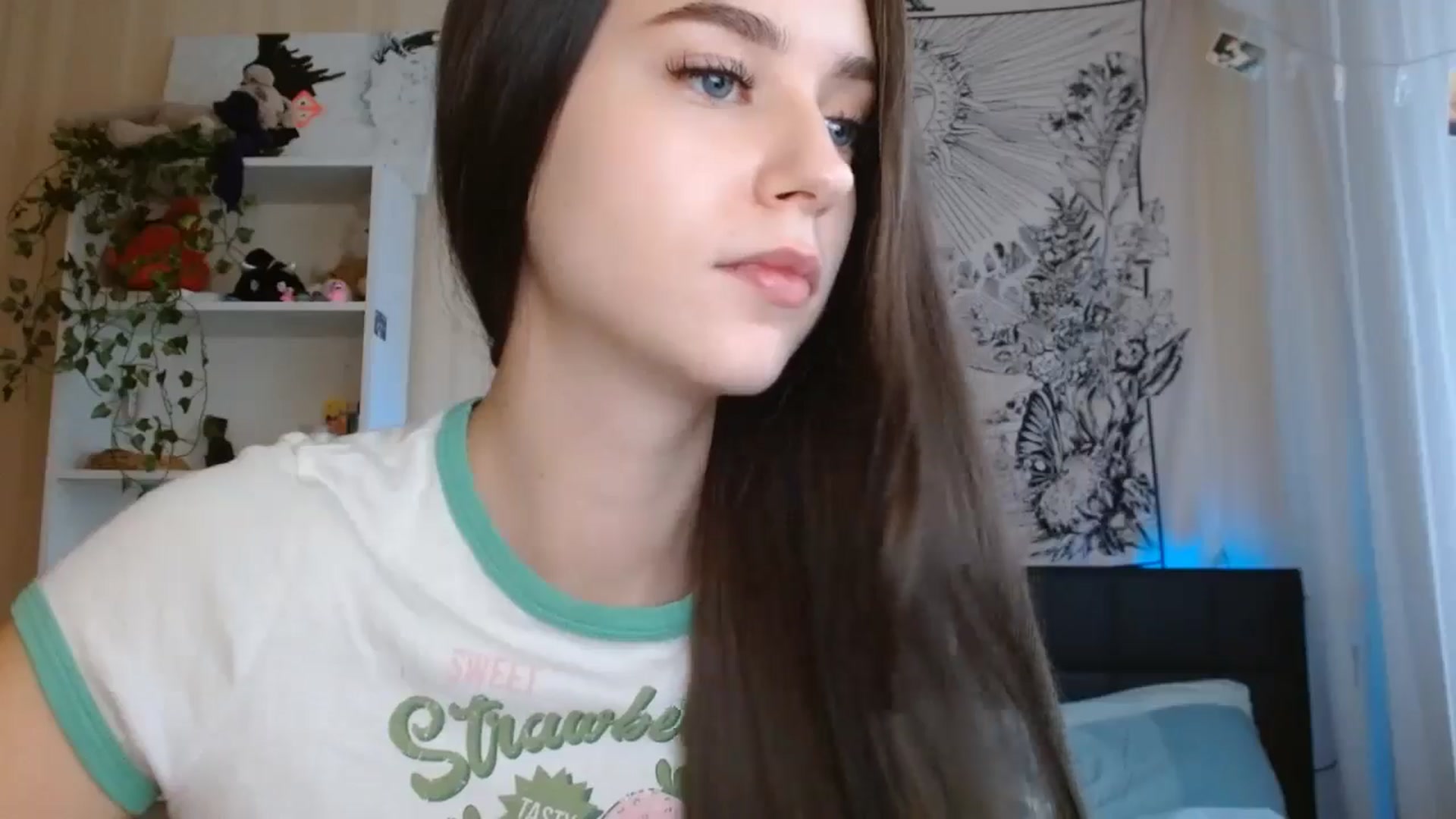 Gallery image thumbnail from ElsieF_'s myfreecams stream on, 11/22/2024, 08:22 image 6 of 20