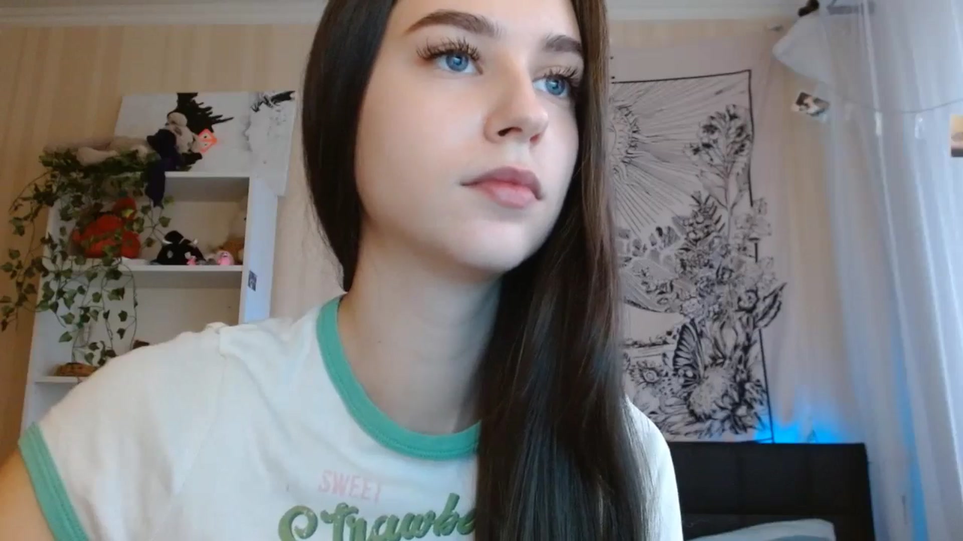 Gallery image thumbnail from ElsieF_'s myfreecams stream on, 11/22/2024, 08:22 image 10 of 20