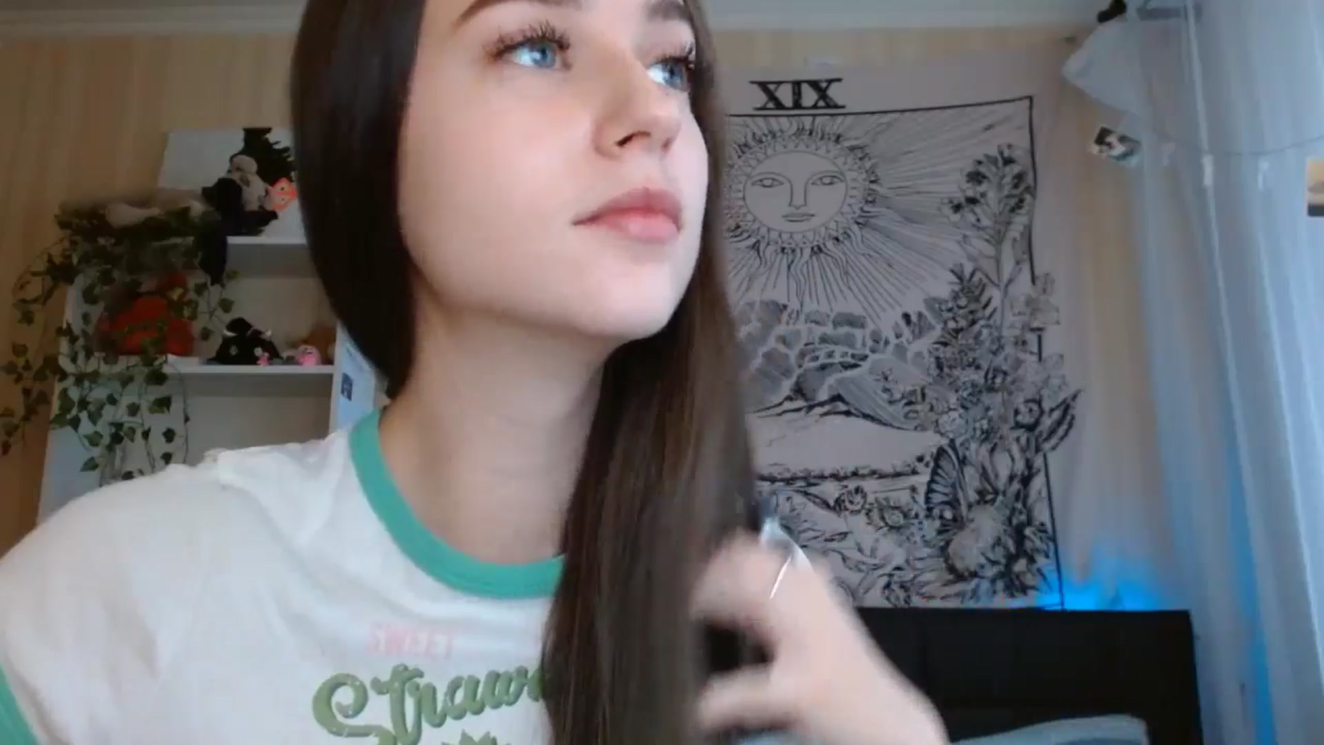 Gallery image thumbnail from ElsieF_'s myfreecams stream on, 11/22/2024, 08:22 image 12 of 20