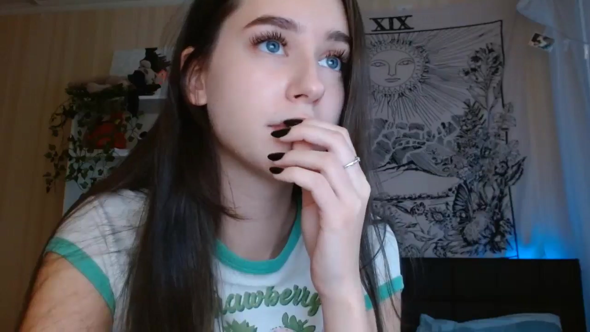 Gallery image thumbnail from ElsieF_'s myfreecams stream on, 11/22/2024, 09:17 image 6 of 20