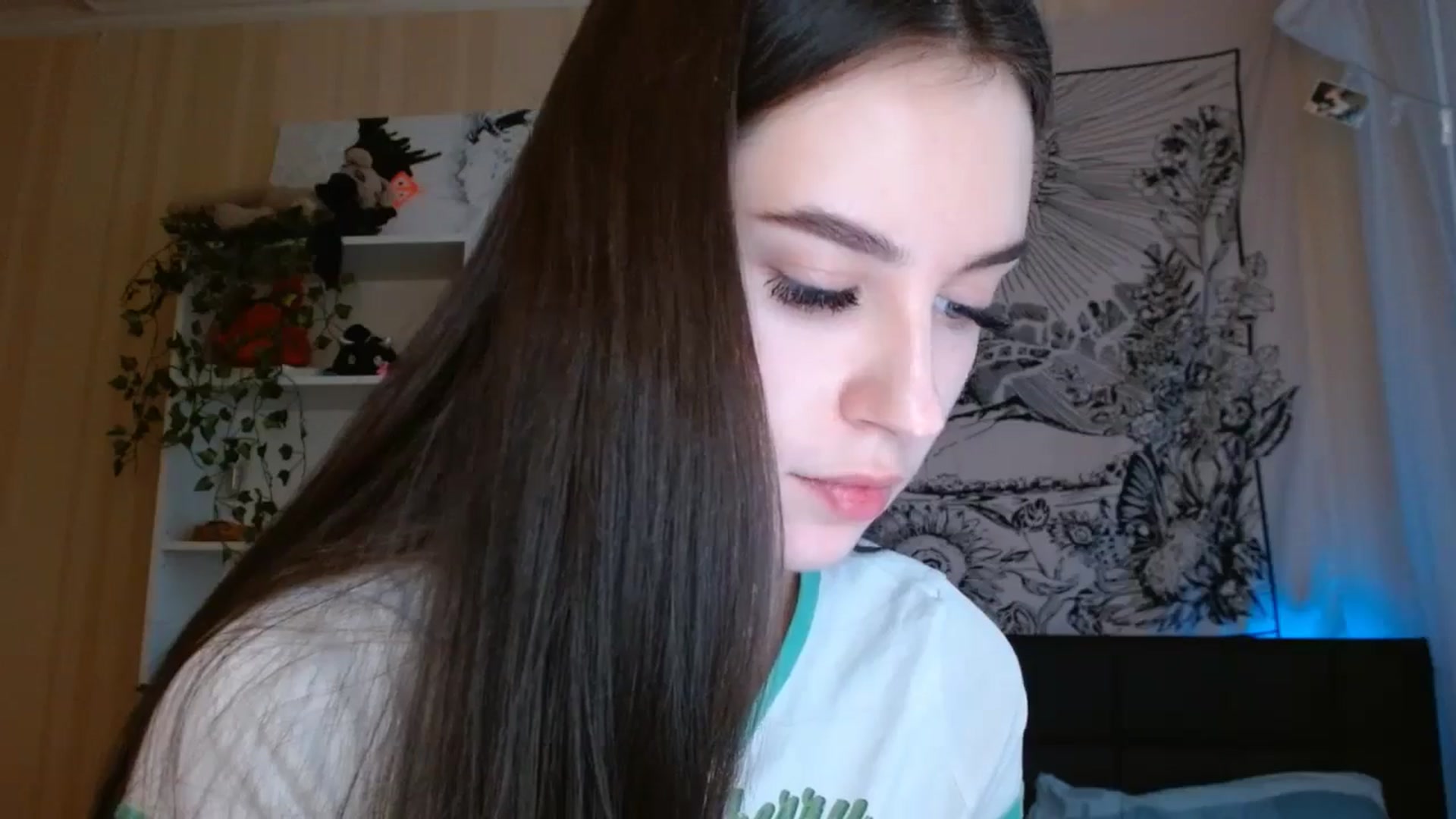 Gallery image thumbnail from ElsieF_'s myfreecams stream on, 11/22/2024, 09:17 image 12 of 20