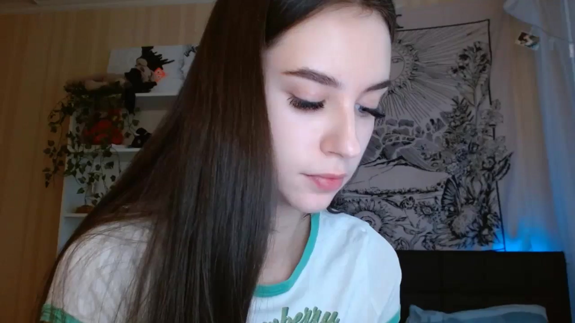 Gallery image thumbnail from ElsieF_'s myfreecams stream on, 11/22/2024, 09:17 image 11 of 20